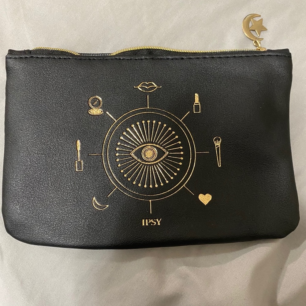 I am selling this black makeup bag.